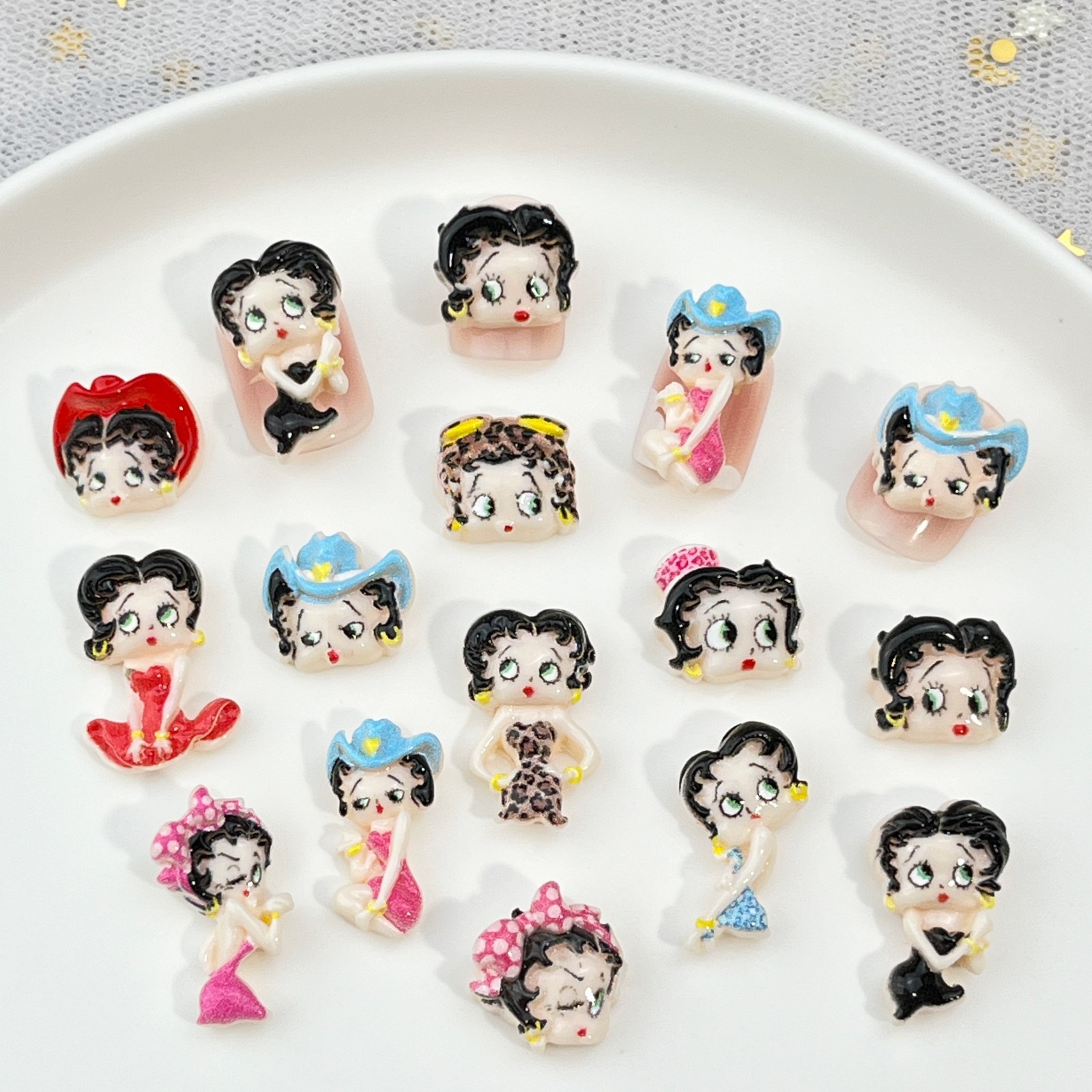 100個入り カートゥーンベティ ネイルアートアクセサリー  - Nail Art のレビューと価格